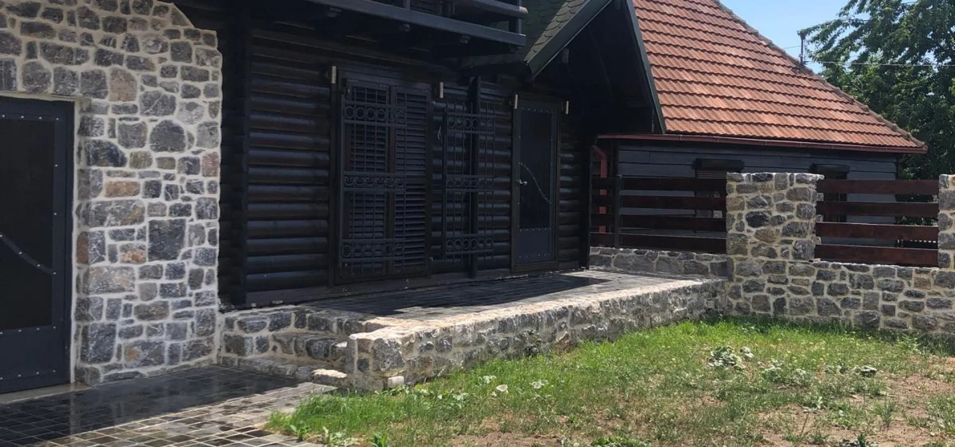 3+1 дуплекс 106 м2, сад 200 м2 в Колашине