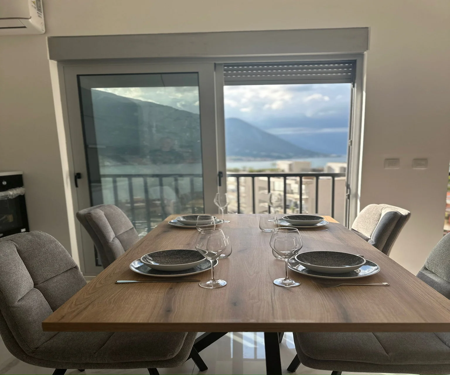 Sea View 2+1 Apartment in Kotor Dobrota - 69 m²