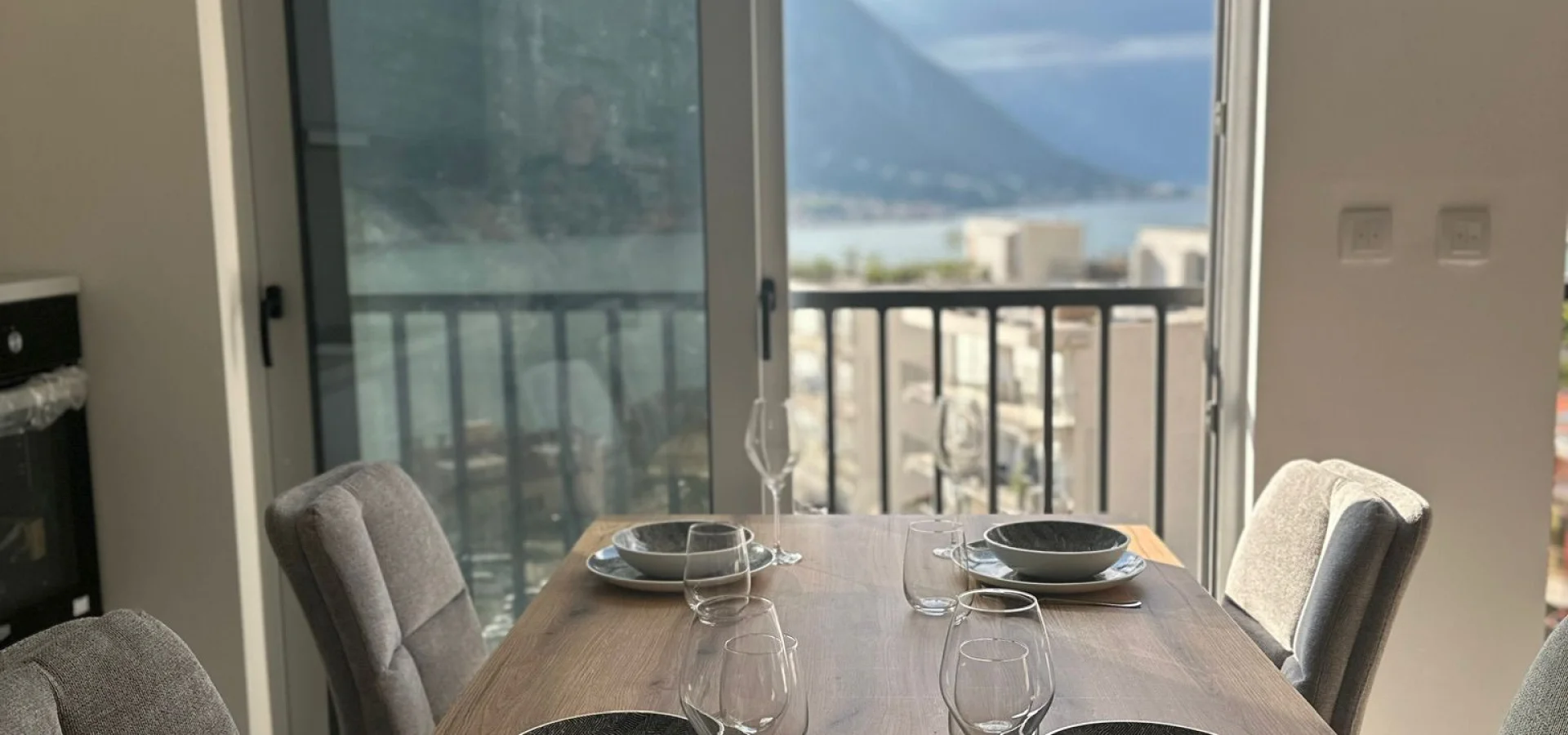 Sea View 2+1 Apartment in Kotor Dobrota - 69 m²