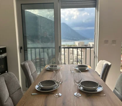 Sea View 2+1 Apartment in Kotor Dobrota - 69 m²