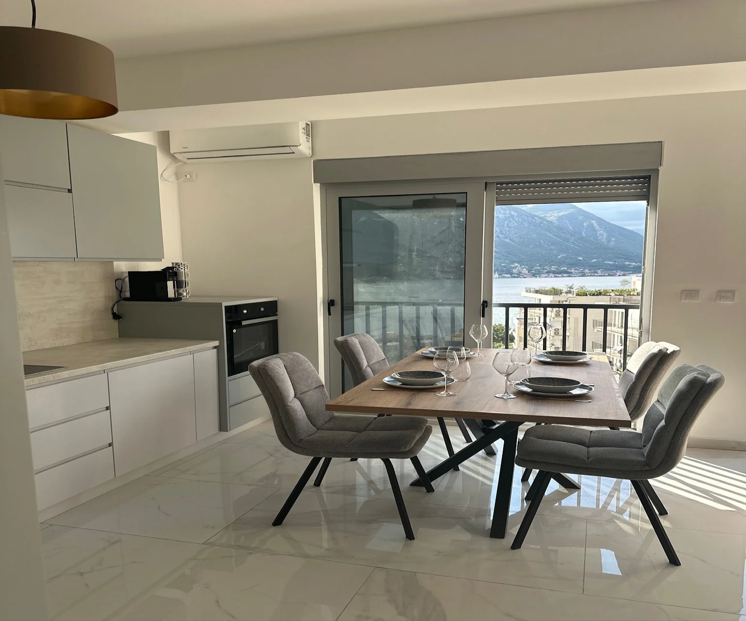 Sea View 2+1 Apartment in Kotor Dobrota - 69 m²
