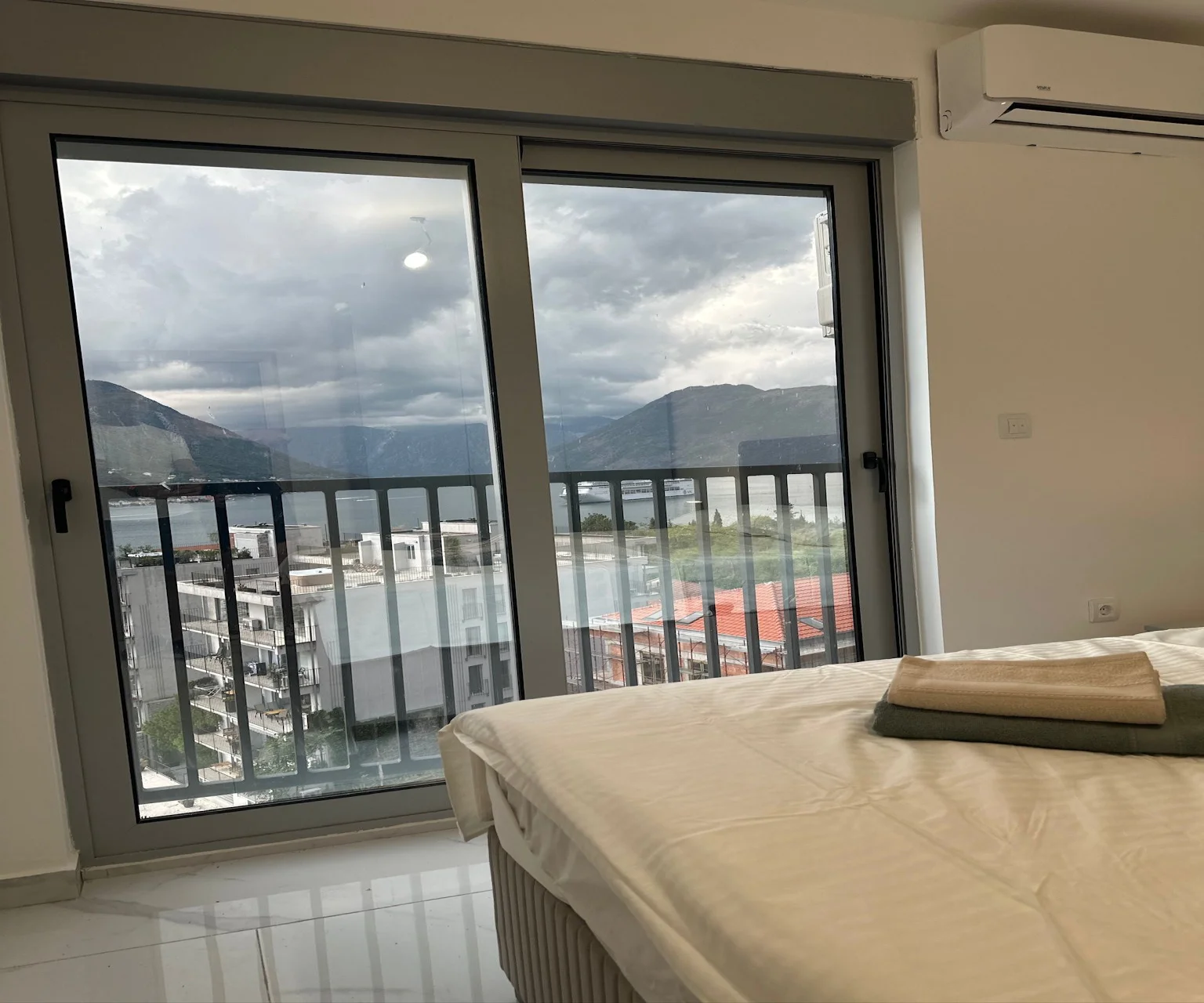 Sea View 2+1 Apartment in Kotor Dobrota - 69 m²