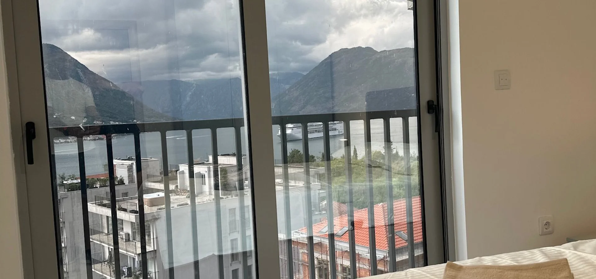Sea View 2+1 Apartment in Kotor Dobrota - 69 m²