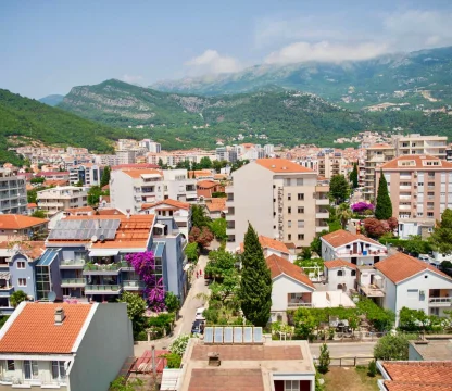 Luxury 2 bedroom apartment for rent in the very center of Budva