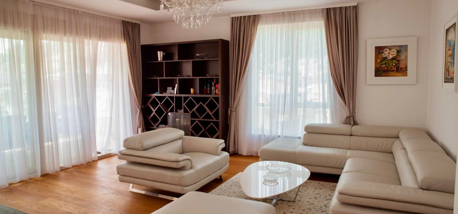 Luxury 2 bedroom apartment for rent in the very center of Budva