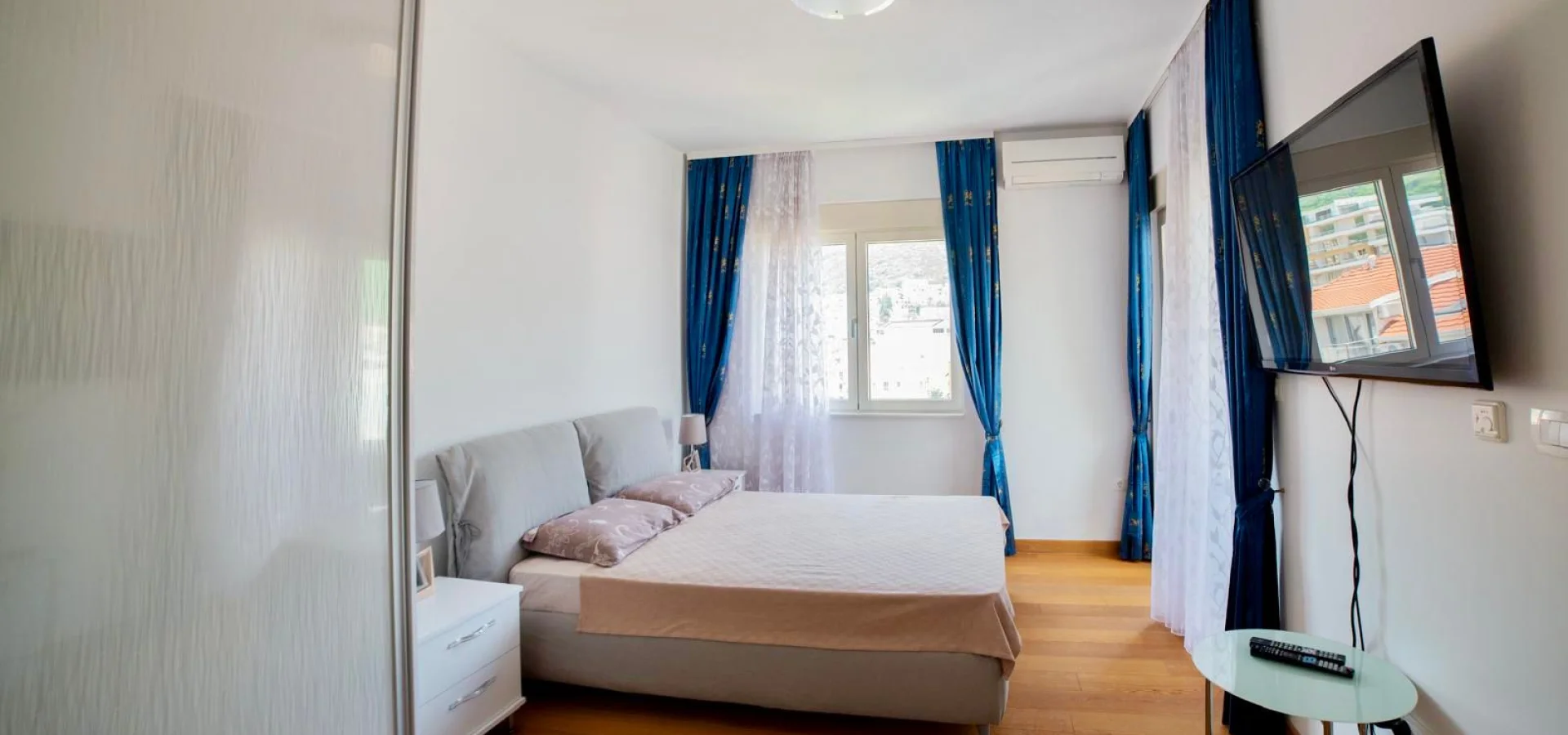 Luxury 2 bedroom apartment for rent in the very center of Budva