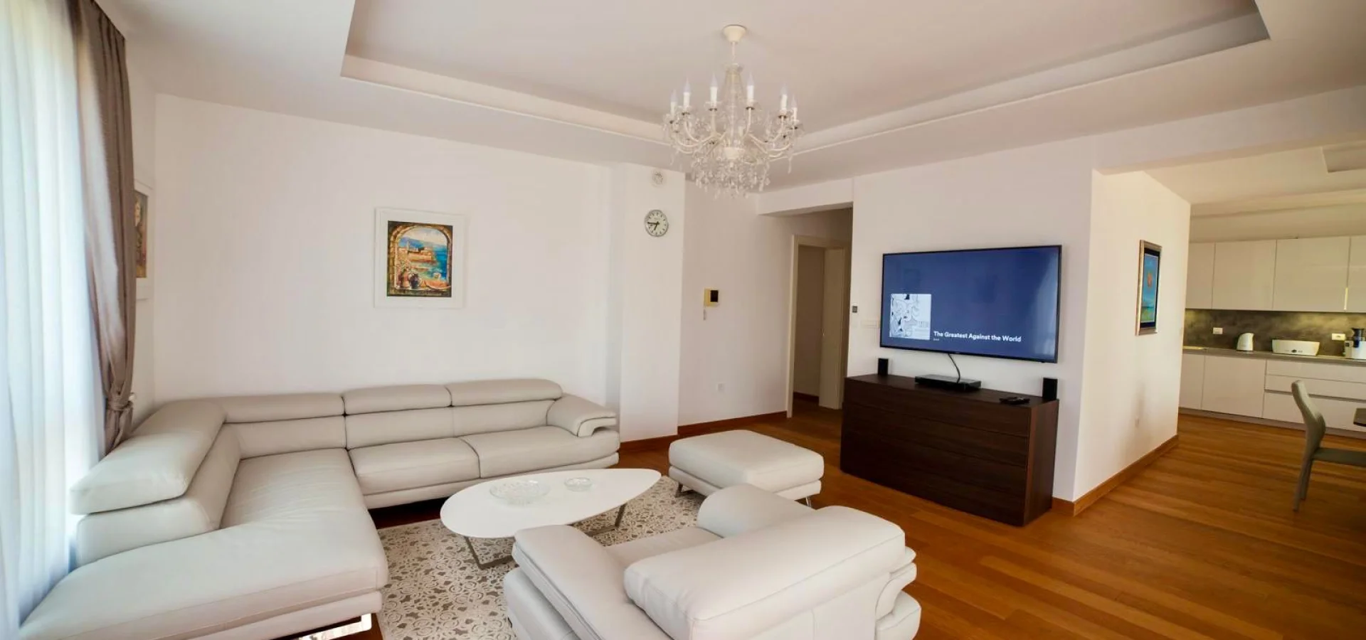 Luxury 2 bedroom apartment for rent in the very center of Budva