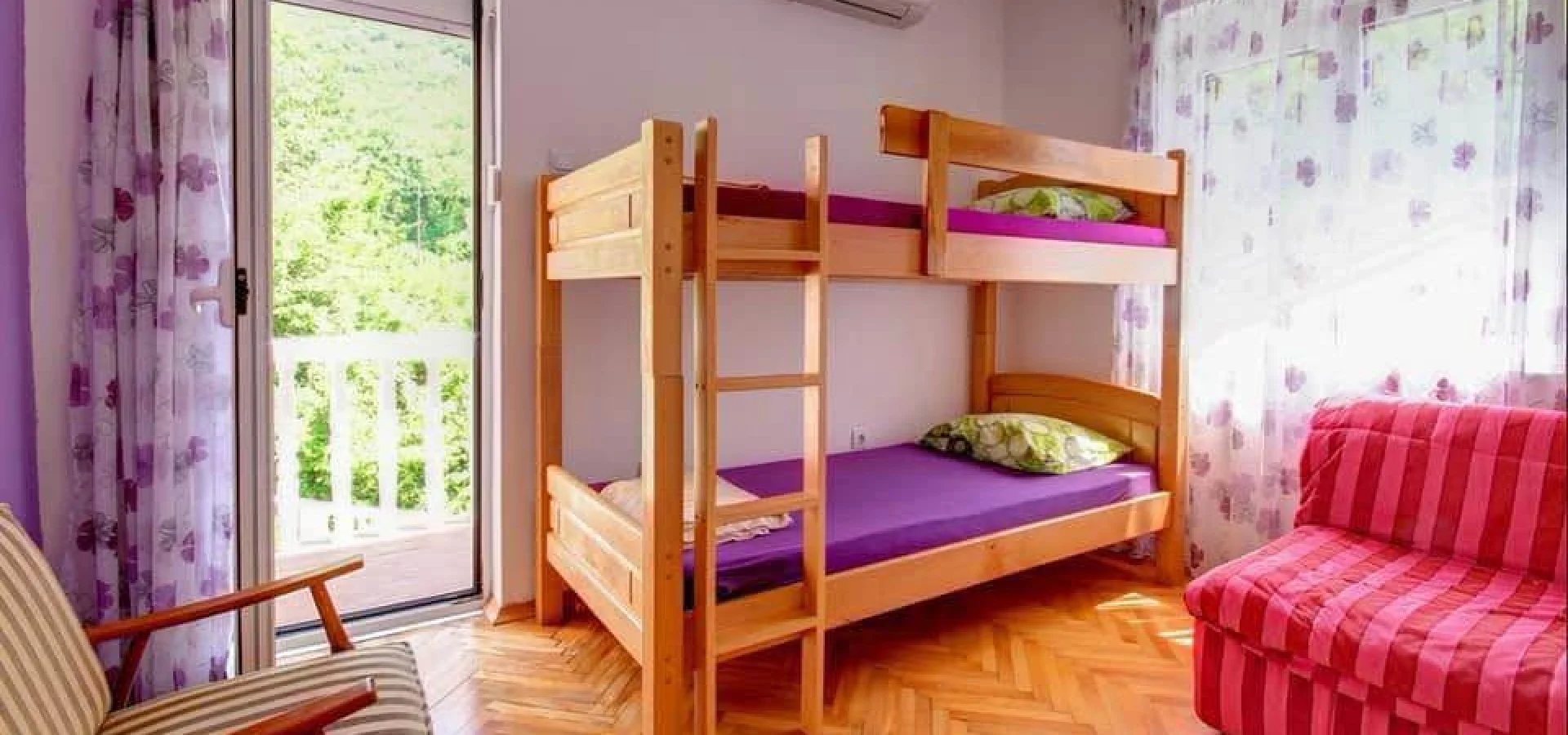 2+1 Detached house with private pool in Budva