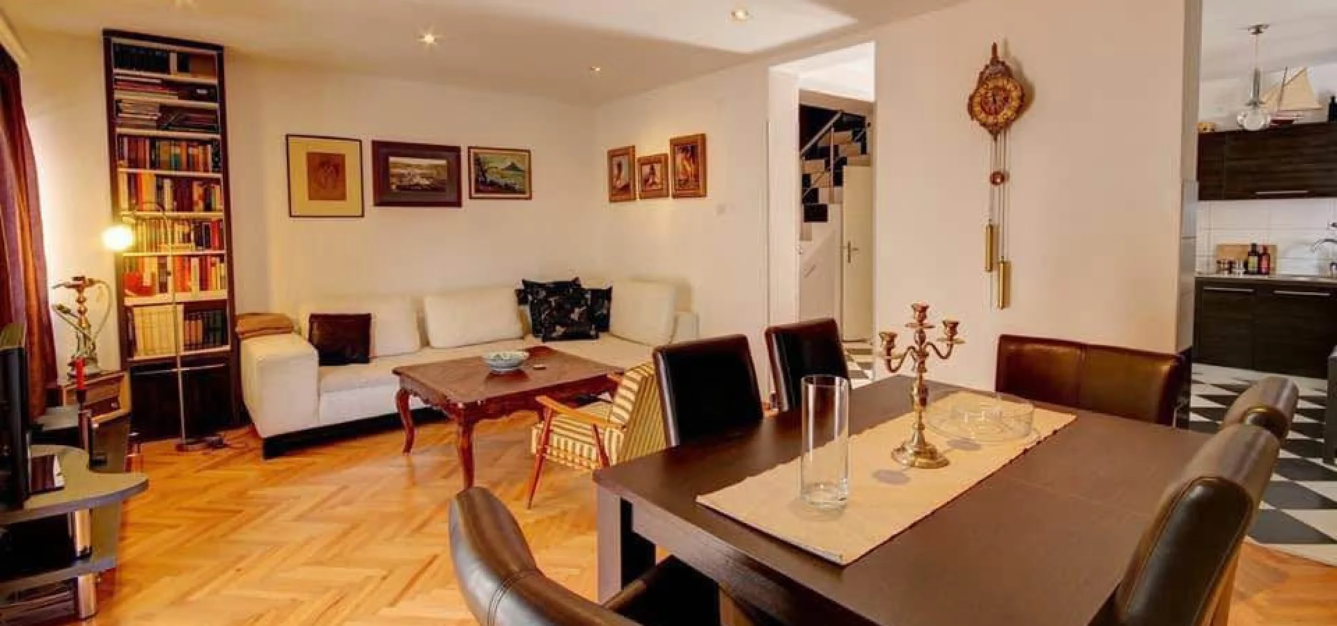 2+1 Detached house with private pool in Budva
