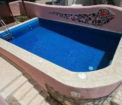 2+1 Detached house with private pool in Budva