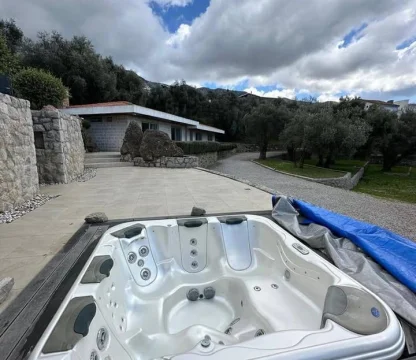 Comfortable Spacious Villa in Becici for rent
