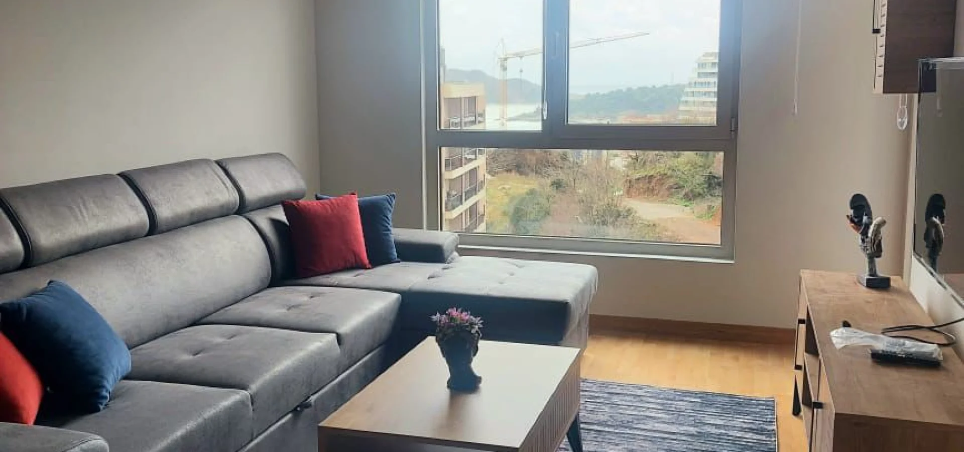 1+1 Annual rental apartment with sea view in Becici