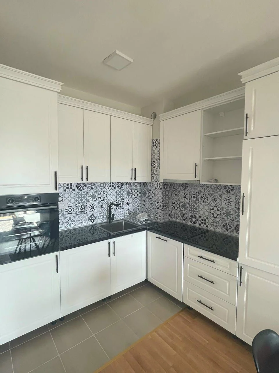 1+1 Annual rental apartment with sea view in Becici