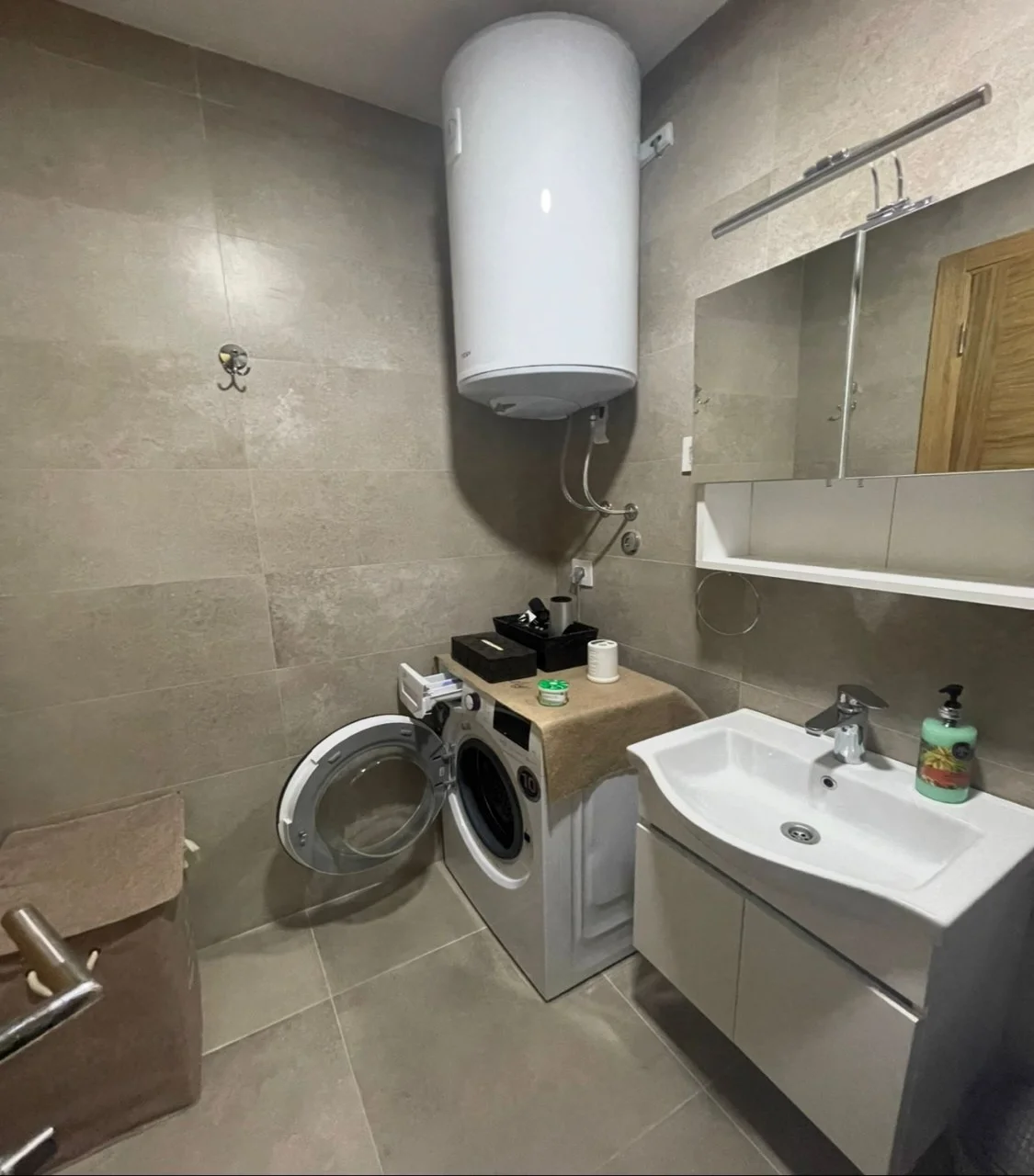 1+1 Annual rental apartment with sea view in Becici