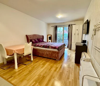 Studio apartment for rent in Budva