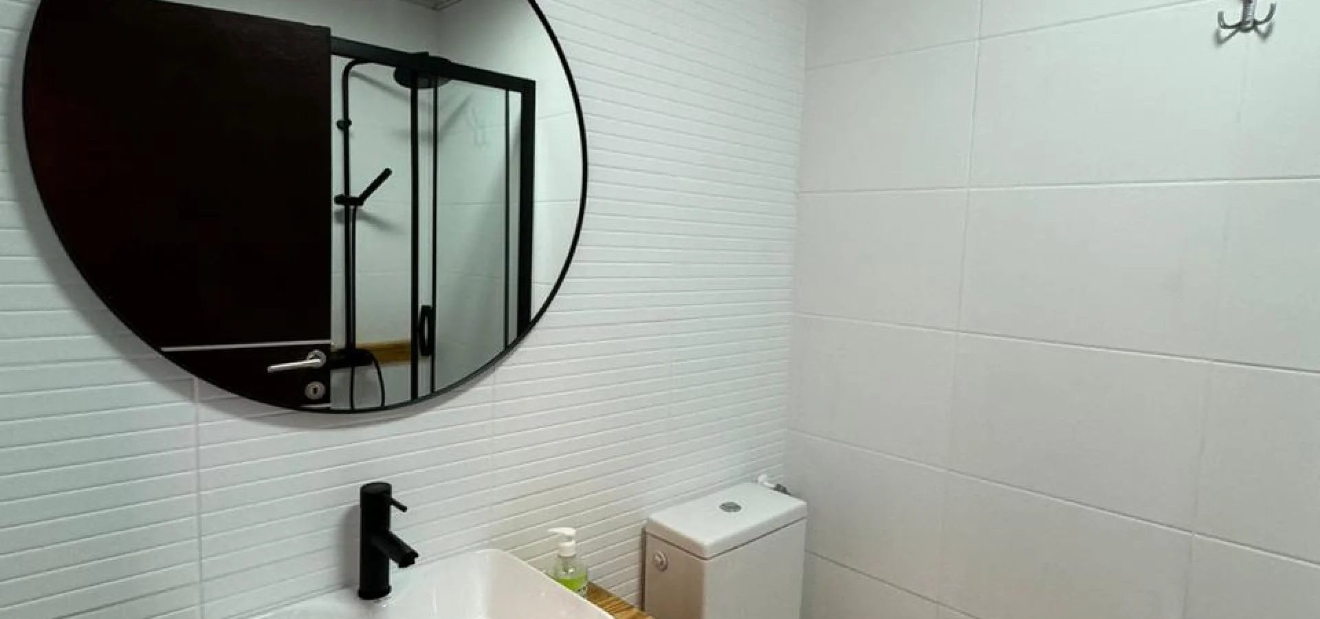 Beciçi de Splendid otelin karşısında 1+1 kiralık daire