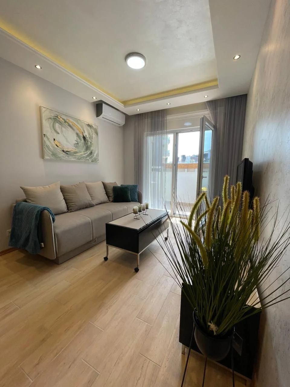 2+1 luxury apartment for rent in Budva