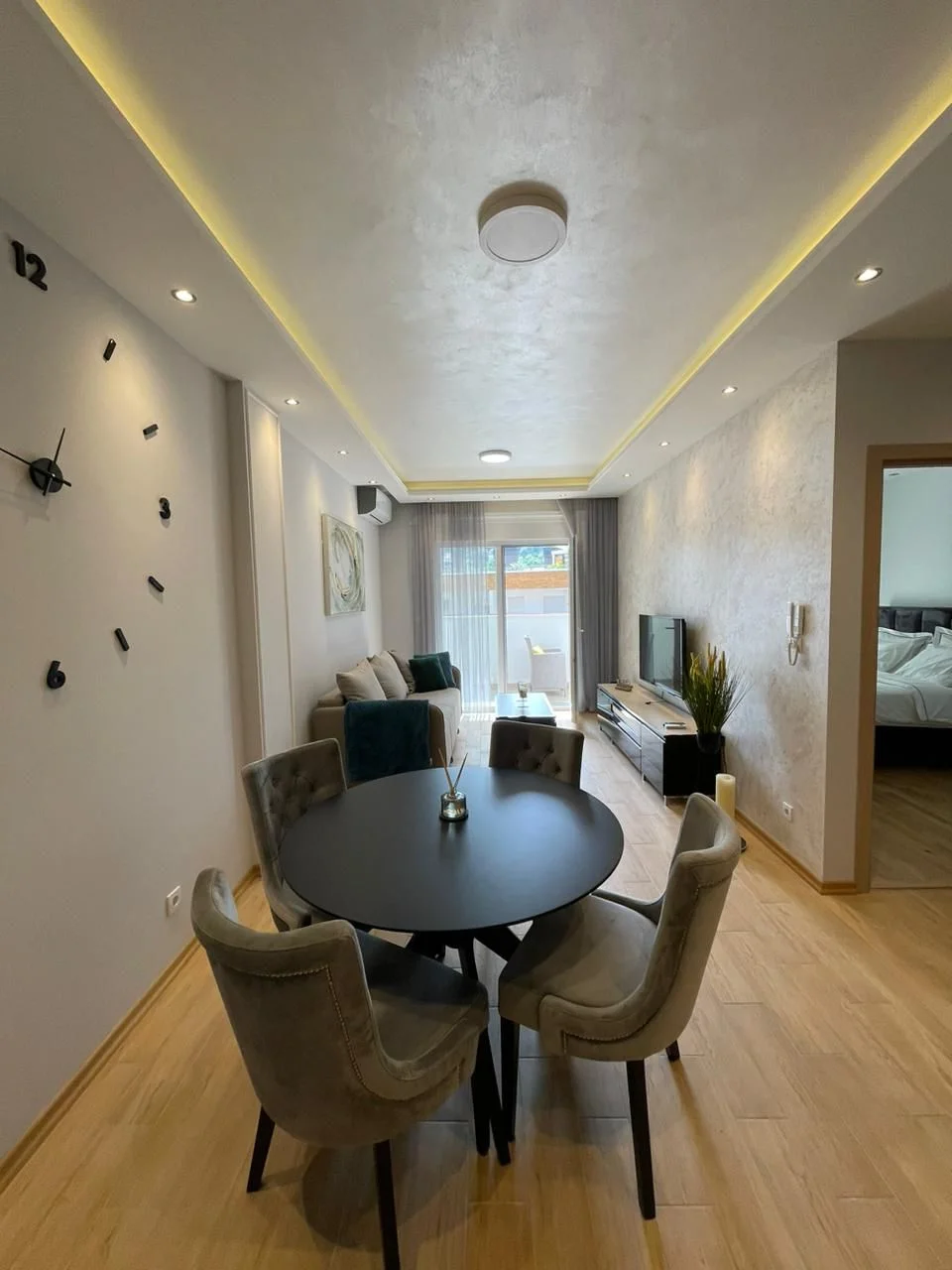 2+1 luxury apartment for rent in Budva