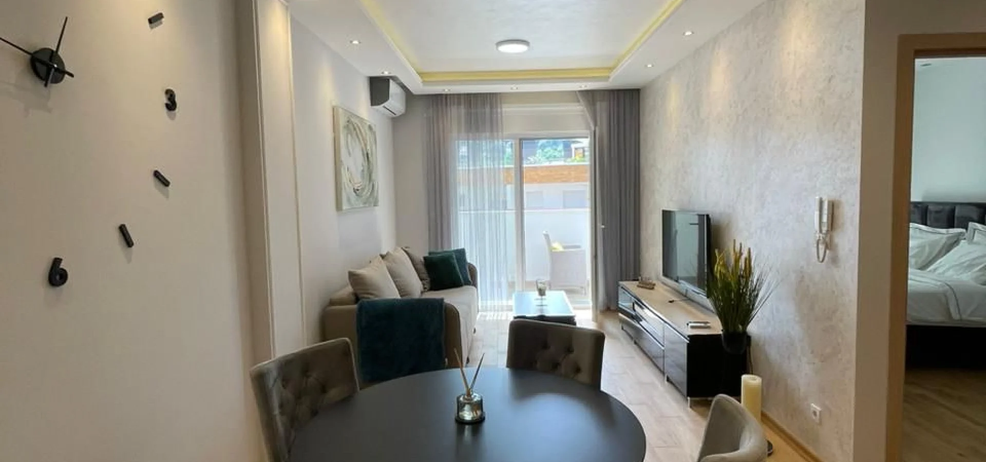 2+1 luxury apartment for rent in Budva