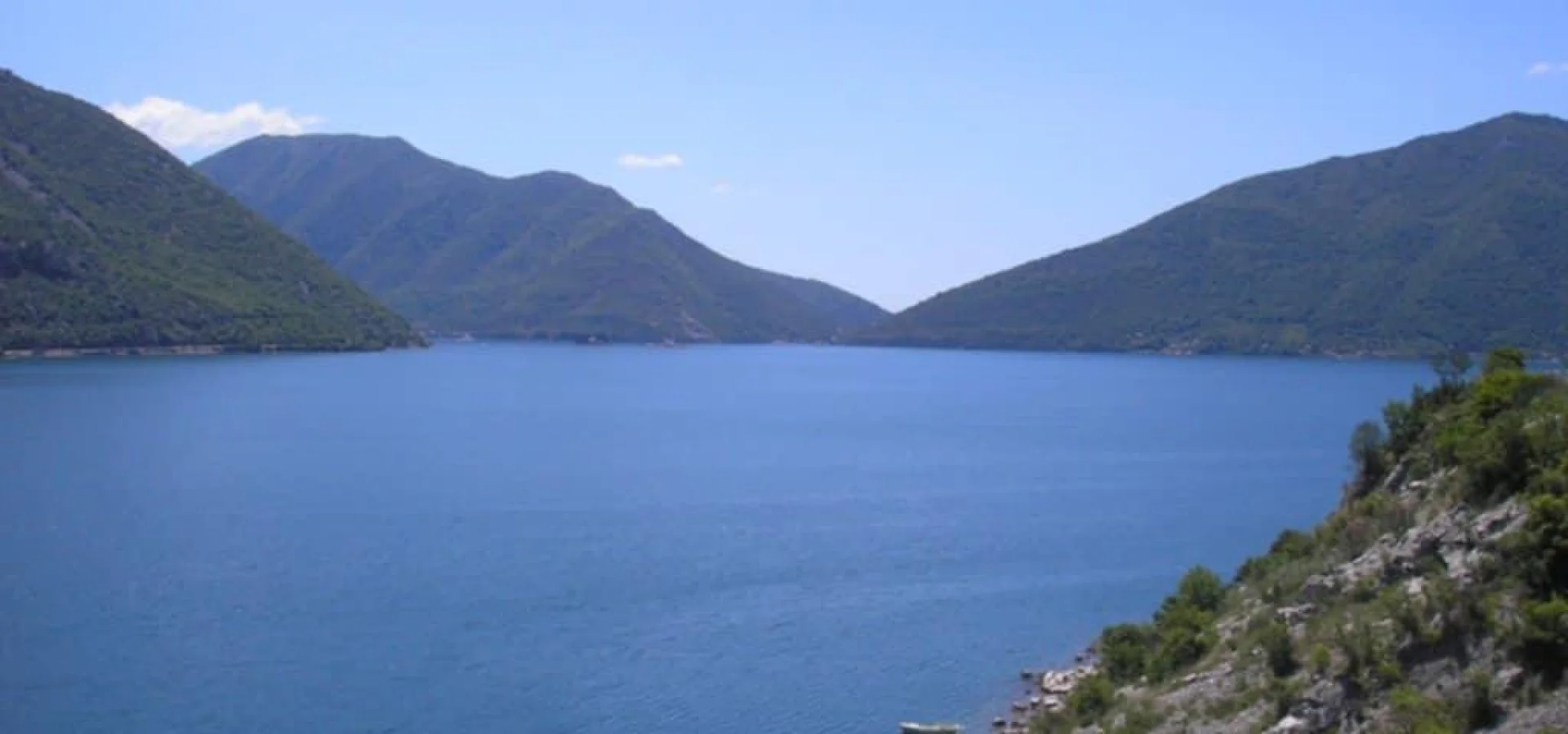 Land for sale by the sea in Kotor Perast