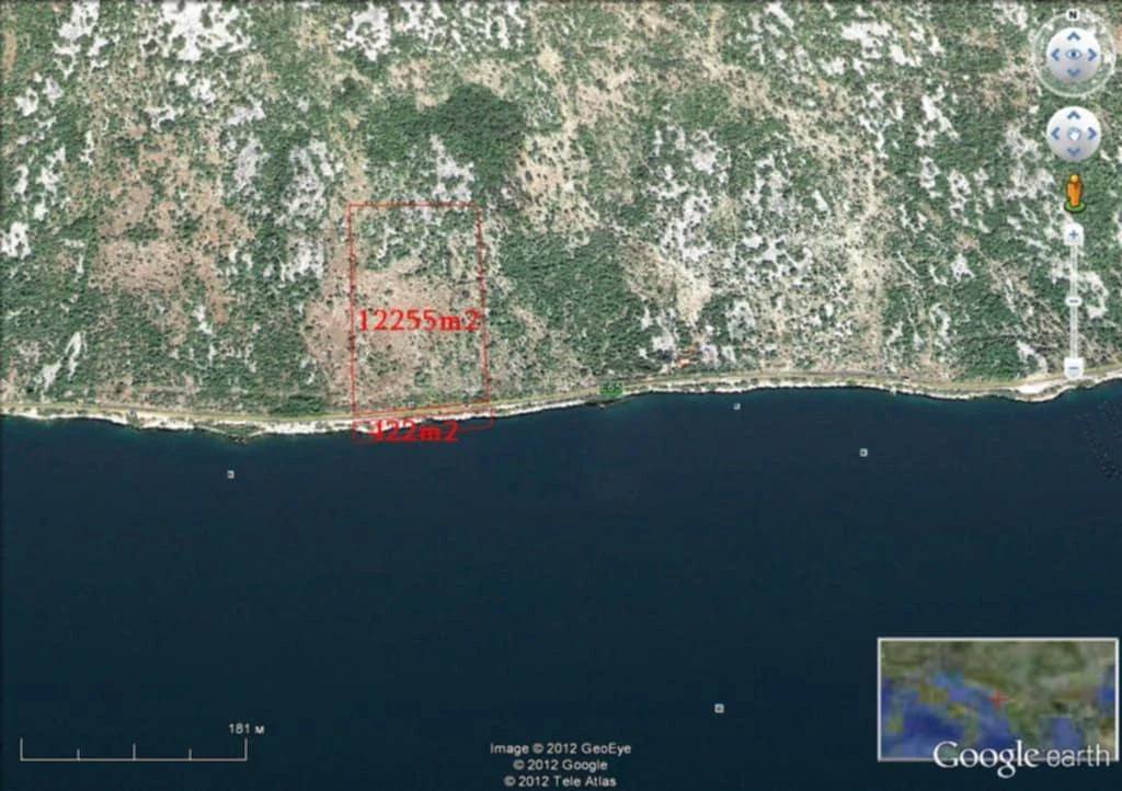 Land for sale by the sea in Kotor Perast