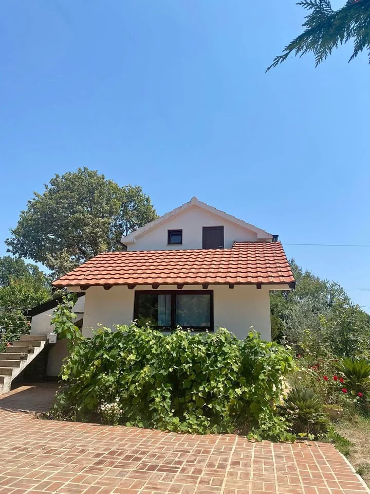 Kotor krımovice de satılık ev