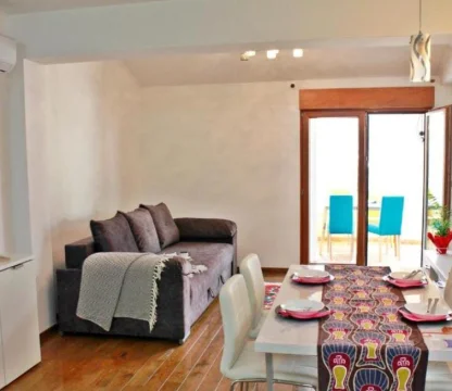 Budva'da 1+1 satılık daire