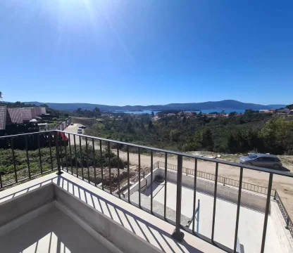 Tivat bölgesinde satılık 250 m2 villa