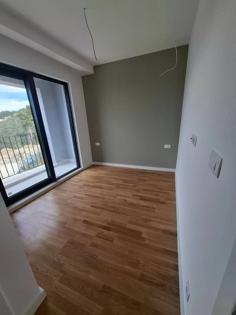 Tivat bölgesinde satılık 250 m2 villa