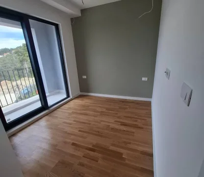 Tivat bölgesinde satılık 250 m2 villa