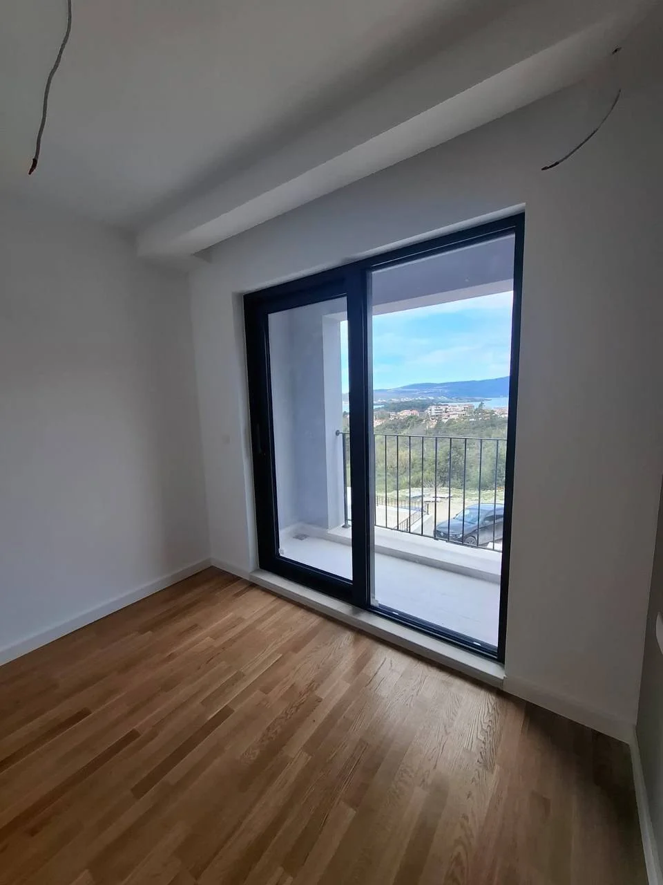 Tivat bölgesinde satılık 250 m2 villa