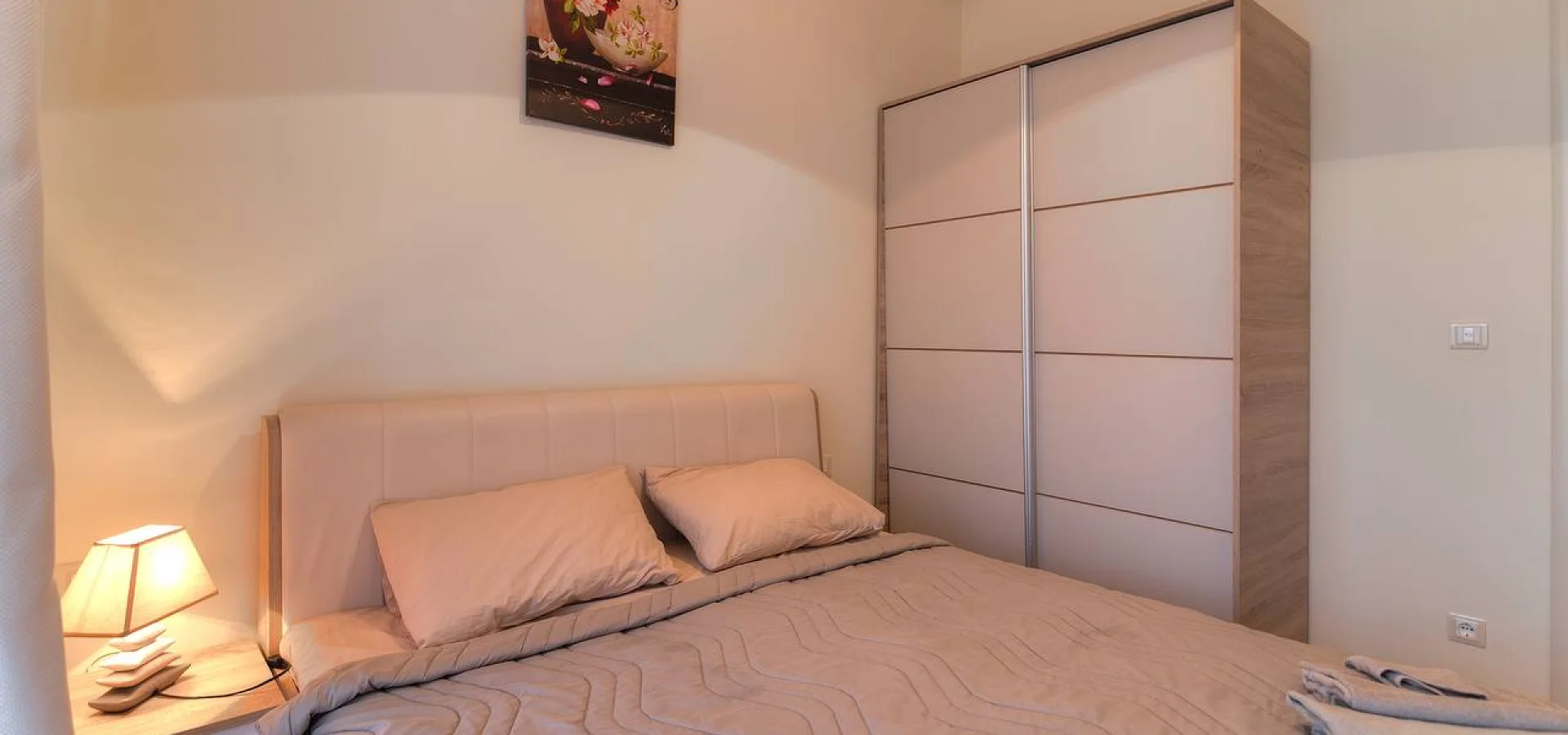 Budva'da deniz manzaralı 1 + 1 satılık daire