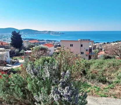 Bar city'de satılık villa