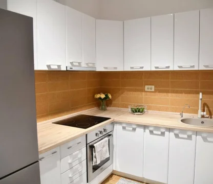 Beciçi de konforlu Geniş 1 + 1 satılık daire