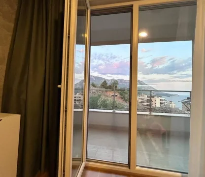 Beciçi de 1 + 1 satılık daire