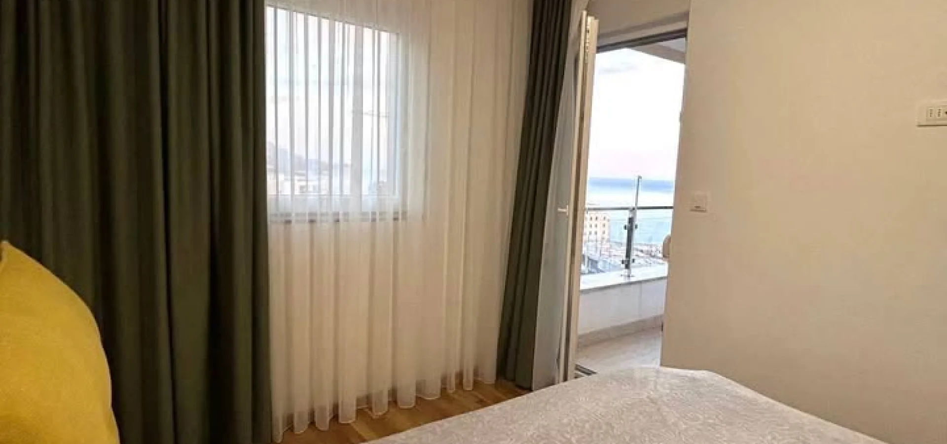 Beciçi de 1 + 1 satılık daire