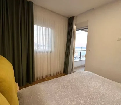 Beciçi de 1 + 1 satılık daire