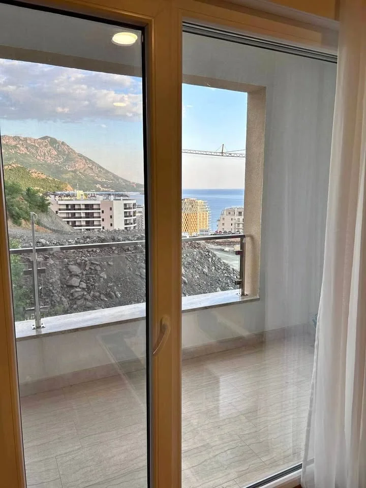 Beciçi de 1 + 1 satılık daire