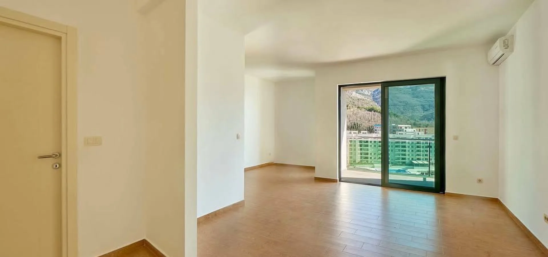 Beciçi de muhteşem deniz manzaralı 2 + 1 satılık daire