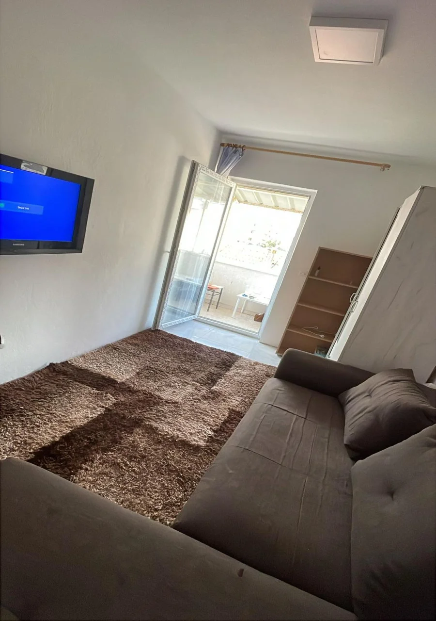 Budva'da stüdo daire merkeze ve sahile yakın