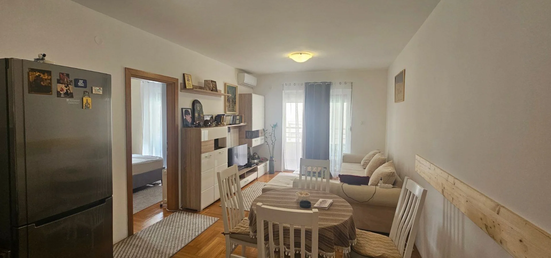 Budva'da New School yakınlarında 1 + 1 daire