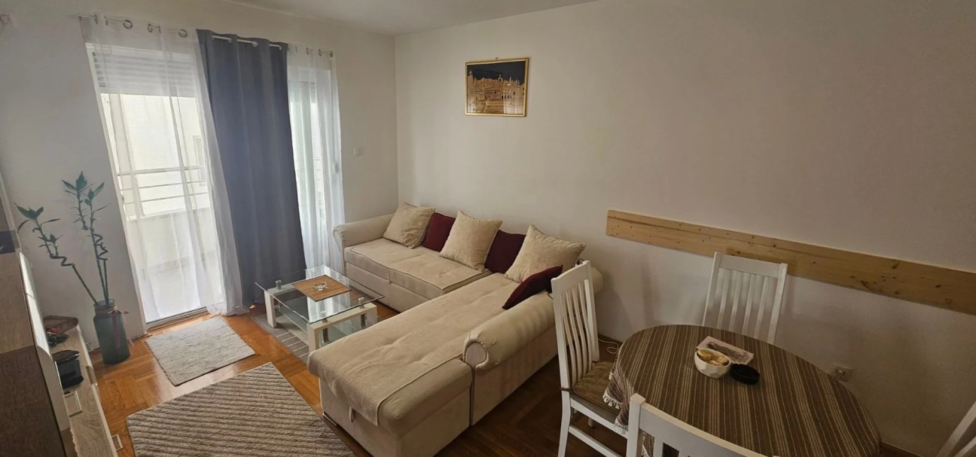 Budva'da New School yakınlarında 1 + 1 daire