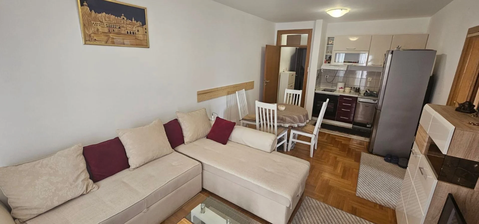 Budva'da New School yakınlarında 1 + 1 daire