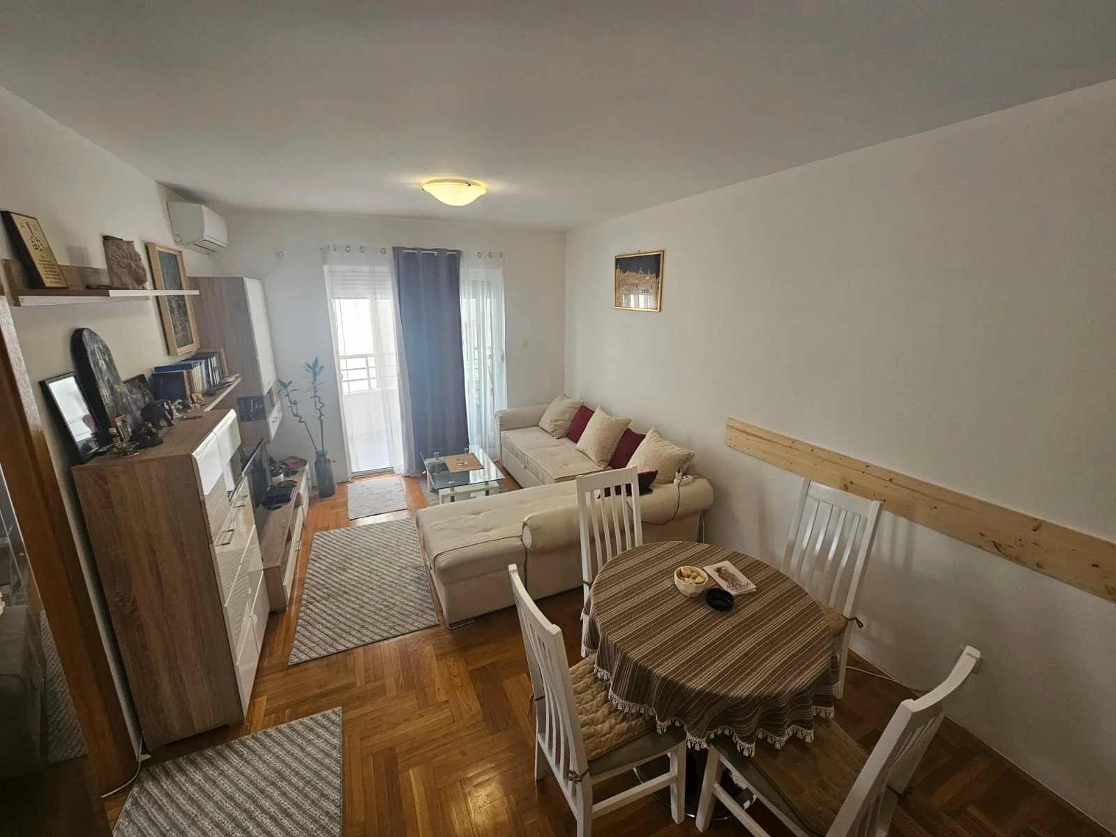 Budva'da New School yakınlarında 1 + 1 daire