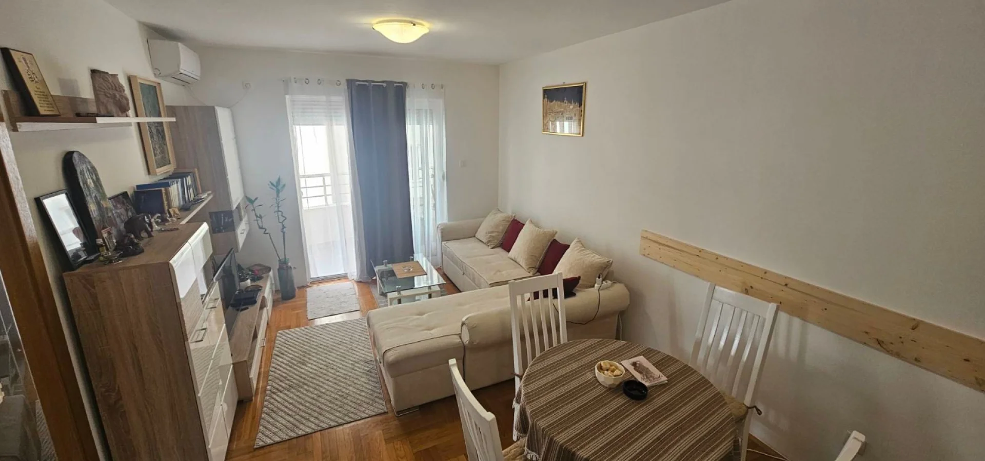 Budva'da New School yakınlarında 1 + 1 daire