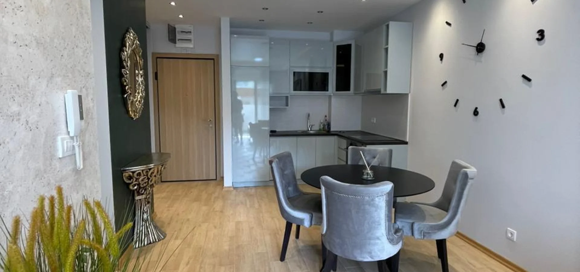 Budva'da 1 + 1 daire Old Backery