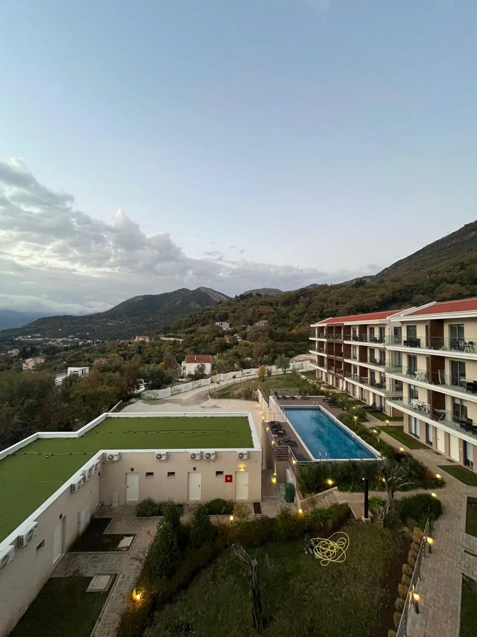 Kotor Kavač'ta Deniz Manzaralı Stüdyo Daire