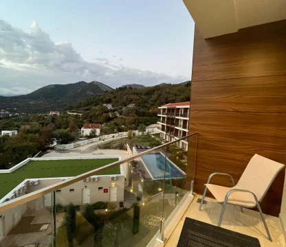 Kotor Kavač'ta Deniz Manzaralı Stüdyo Daire