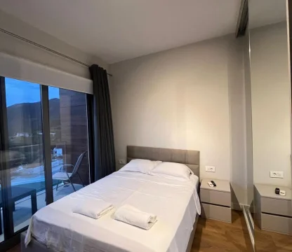 Kotor Kavač'ta Deniz Manzaralı Stüdyo Daire