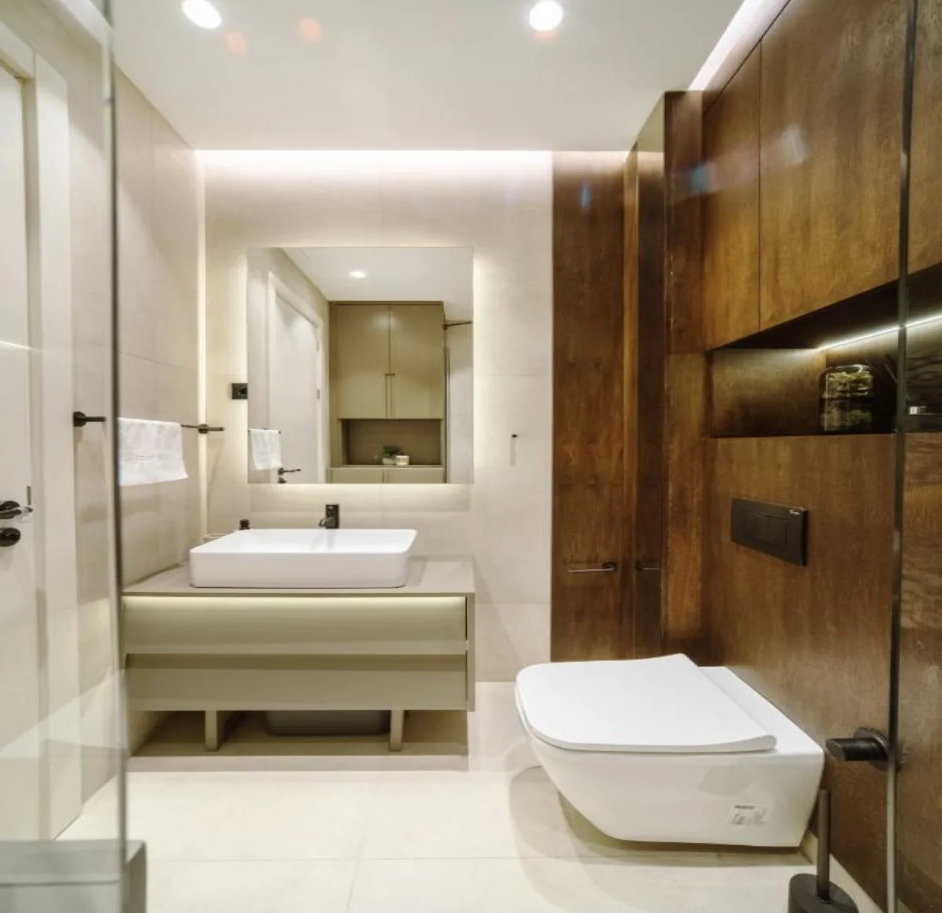 Budva Becici'de Spa Sauna, Spor Salonu Bulunan lüks binada 1+1 ve 2+1daireler